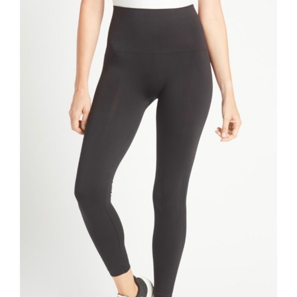 (Sold)BNWT SPANX ‘Look at me Now’ Seamless leggings